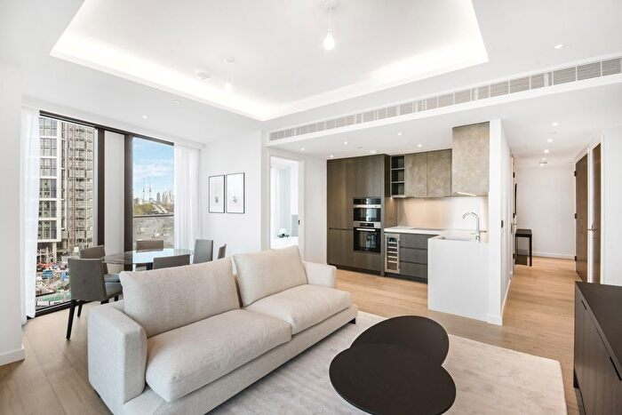 3 Bedroom Flat To Rent In Carnation Way, London, SW8