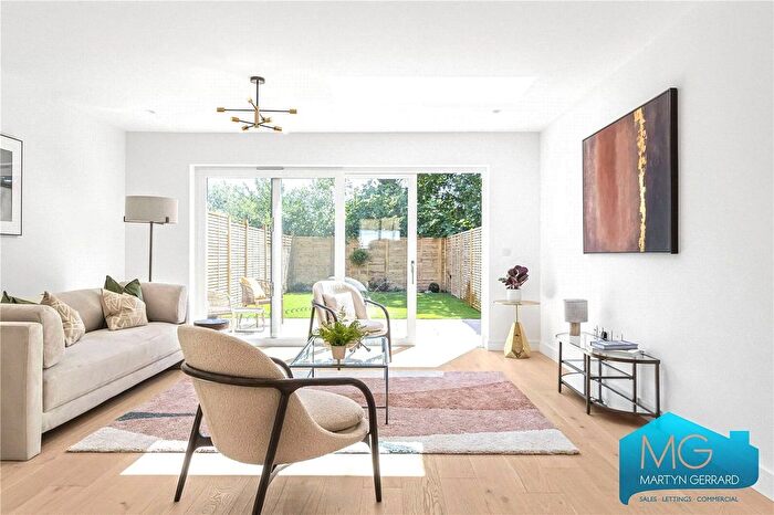 4 Bedroom Terraced House For Sale In Melrose Mews, London, N14