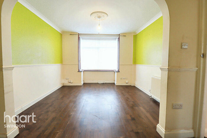 3 Bedroom Terraced House For Sale In Copse Avenue, Swindon, SN1