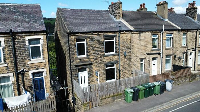 3 Bedroom End Of Terrace House To Rent In Manchester Road, Linthwaite, HD7