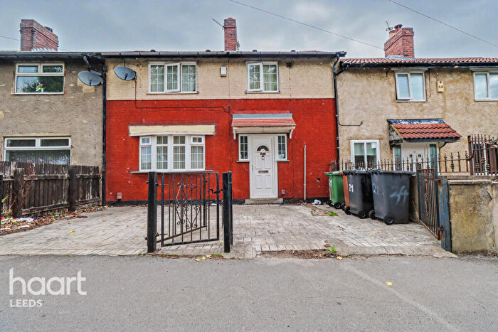 3 Bedroom Terraced House For Sale In Acre Road, Leeds, LS10