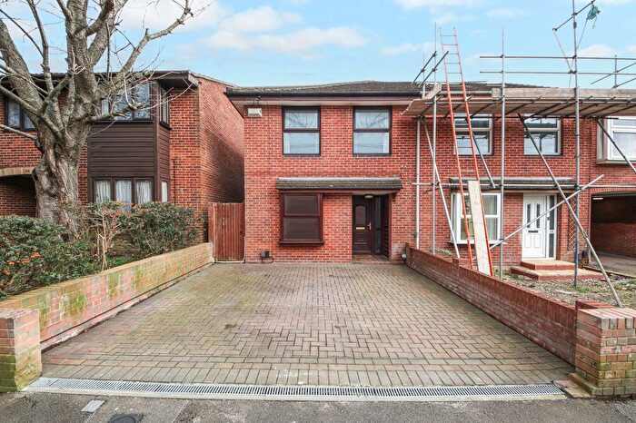 3 Bedroom End Terrace House For Sale In Adelaide Road, St Denys, SO17