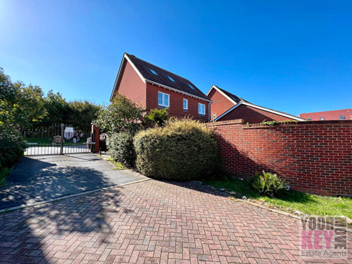6 Bedroom Detached House For Sale In Lewis Road, Hawkinge, Folkestone, Kent, CT18