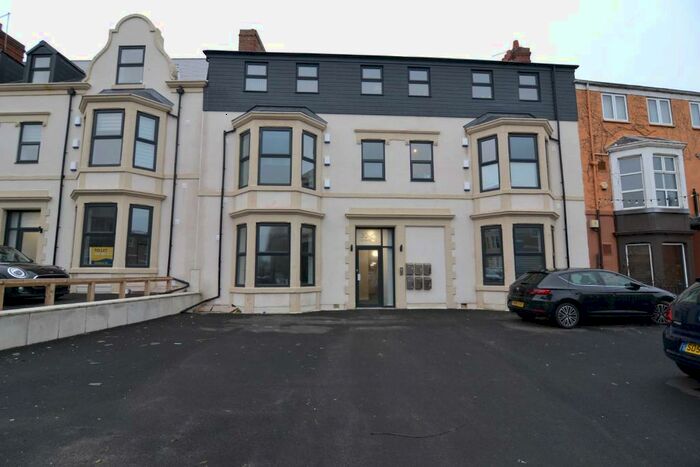 2 Bedroom Apartment To Rent In South Parade, Whitley Bay, NE26