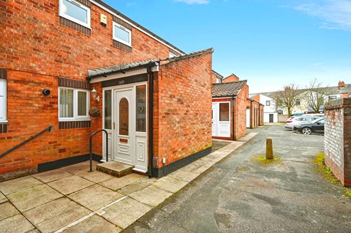 3 Bedroom Terraced House For Sale In Whitecross Road, Warrington, Cheshire, WA5
