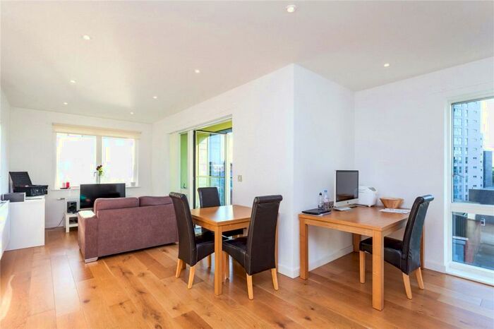 2 Bedroom Apartment To Rent In Acton Apartments, Branch Place, London, N1