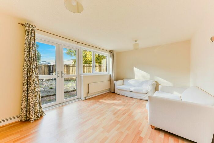 2 Bedroom Property To Rent In Ericcson Close, London, SW18