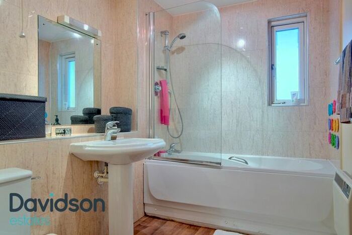 3 Bedroom Flat To Rent In Wharfside Street, City Centre, Birmingham, B1