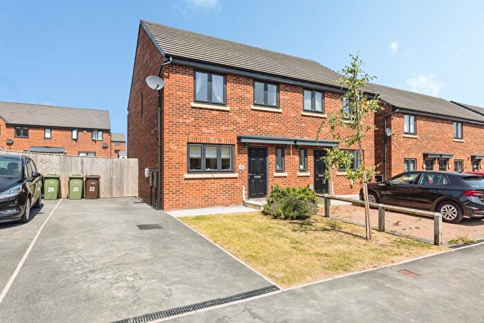 3 Bedroom Semi-Detached House For Sale In Keepers Rise, Hemsworth, Pontefract, WF9