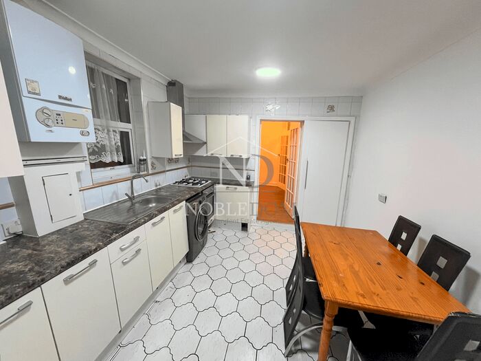 4 Bedroom Terraced House To Rent In Mount Avenue, Southall, UB1