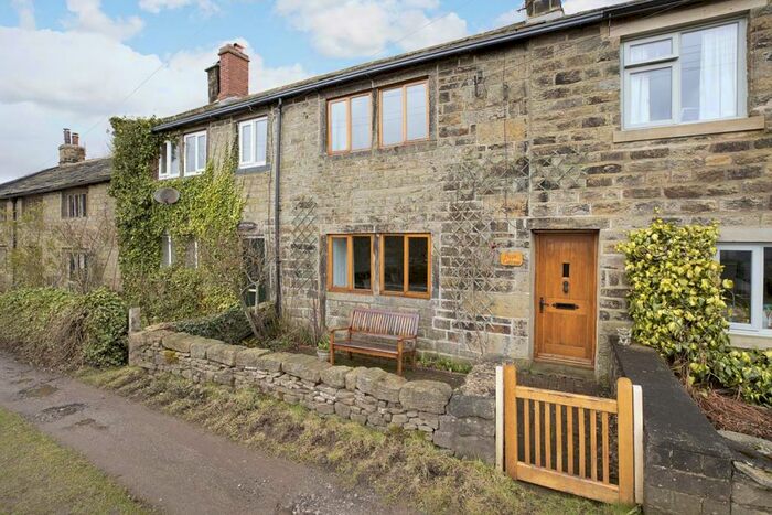1 Bedroom Cottage For Sale In Street Lane, West Morton, Keighley, BD20