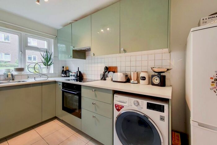 1 Bedroom Maisonette To Rent In Valley Road, Streatham, London, SW16