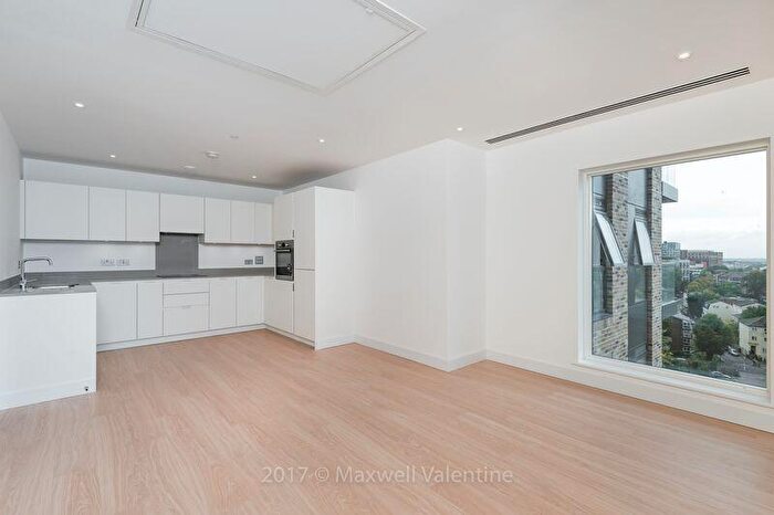 2 Bedroom Flat To Rent In Cherry Orchard Road, Croydon, CR0