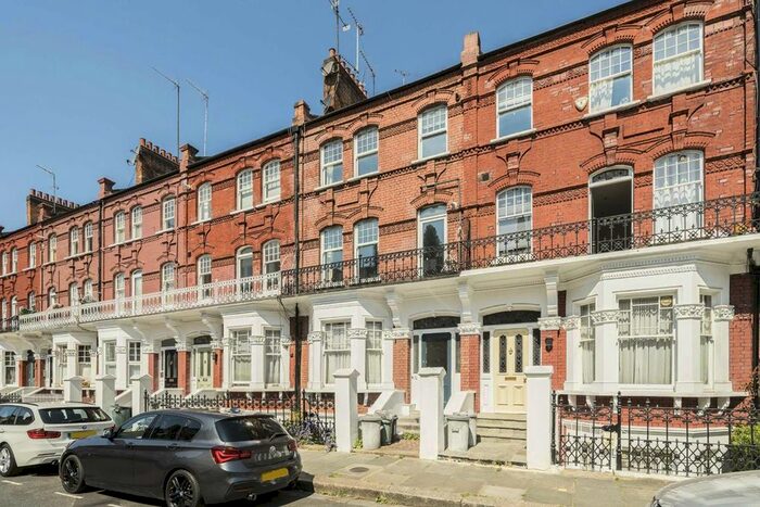 1 Bedroom Flat To Rent In Stonor Road, London, W14