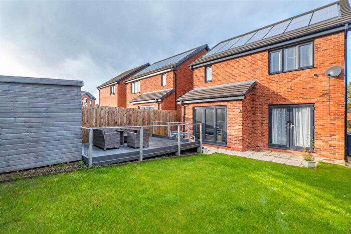 3 Bedroom Detached House For Sale In Blackbird Court, Leyland, PR25