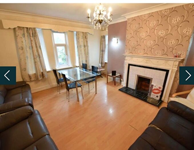 5 Bedroom Terraced House To Rent In Sefton Court, Leeds, West Yorkshire, LS6