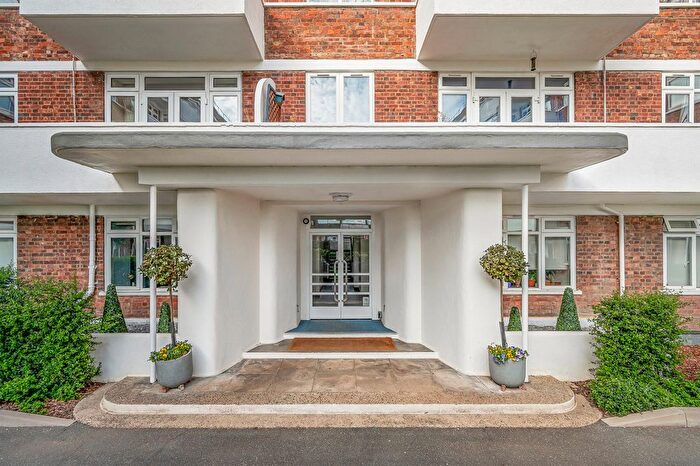 2 Bedroom Flat To Rent In Ormonde Court, Upper Richmond Road, SW15