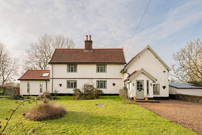 5 Bedroom Detached House For Sale In Black Carr, Besthorpe, Norfolk, NR17