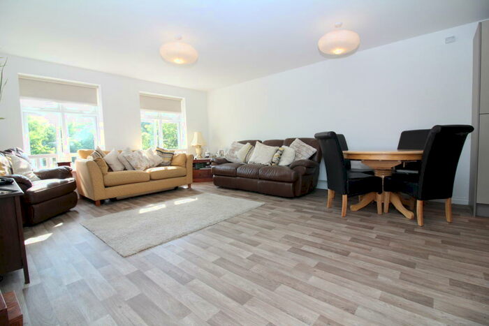 1 Bedroom Flat To Rent In Trinity Village, Bromley, BR2