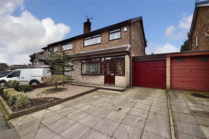 3 Bedroom Semi Detached House For Sale In Penryn Avenue, Royton, Oldham, Greater Manchester, OL2