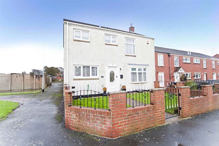 3 Bedroom Link Detached House For Sale In Ferndale Close, Wingate, TS28