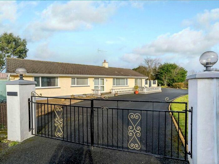 5 Bedroom Bungalow For Sale In Cross Inn, Llandysul, Cross Inn