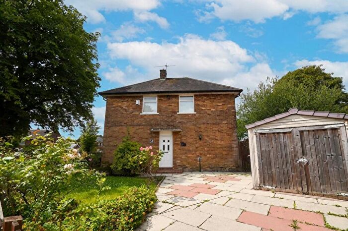3 Bedroom Semi-Detached House For Sale In Fairhope Avenue, Salford, M6