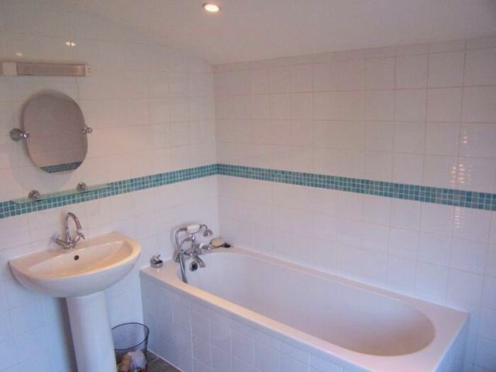 2 Bedroom Terraced House To Rent In Brunswick Crescent, New Southgate, N11