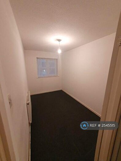 3 Bedroom Flat To Rent In Halidon Court, Bootle, L20