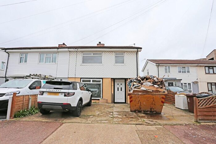 3 Bedroom Semi Detached House To Rent In Durban Gardens, Dagenham, London, RM10