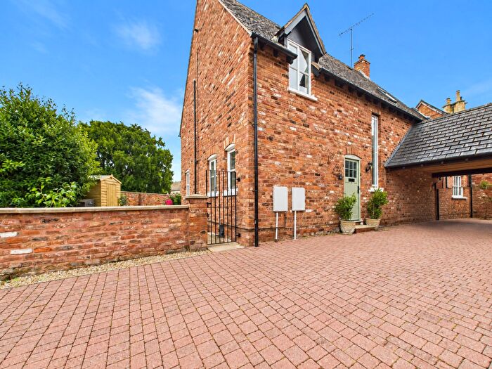 4 Bedroom Manor House To Rent In Manor Road, Swindon Village, GL51