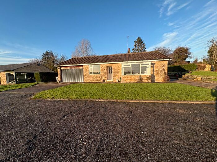 3 Bedroom Detached Bungalow To Rent In Laughton, Sheffield, S25