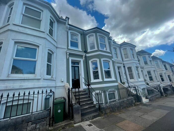 1 Bedroom Flat To Rent In Valletort Road, Stoke, PL1