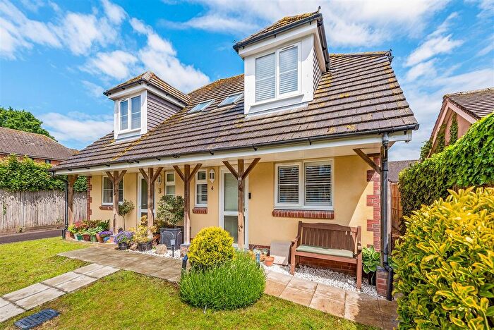 3 Bedroom Semi-Detached House For Sale In Catherington Lane, Horndean, PO8