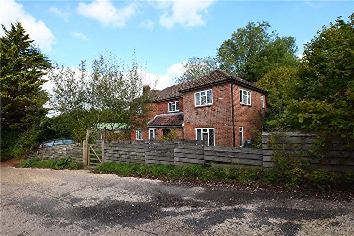 3 Bedroom Detached House For Sale In Waterbrook Road, Alton, Hampshire, GU34