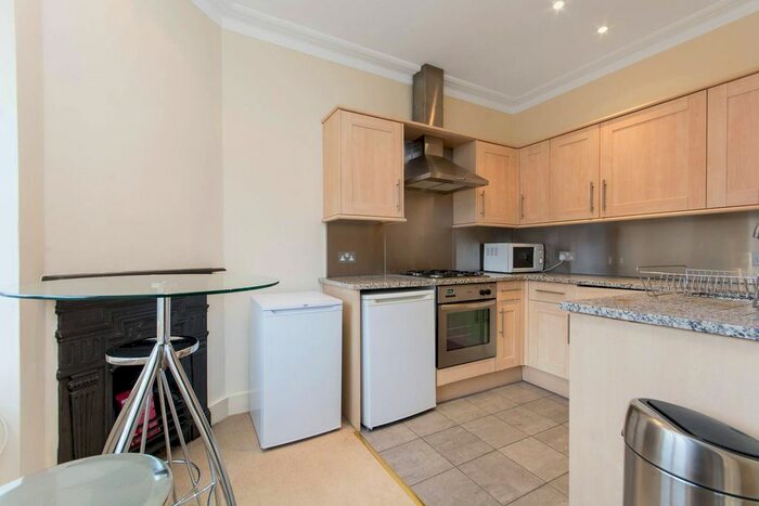 2 Bedroom Flat To Rent In Rusthall Avenue, Bedford Park, London, W4