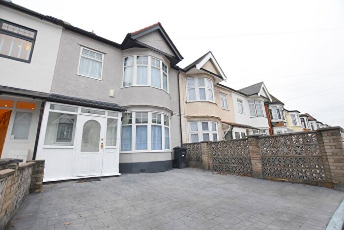 4 Bedroom Terraced House To Rent In Coventry Road, Ilford, IG1