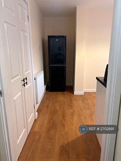 2 Bedroom Flat To Rent In Meadgate Avenue, Chelmsford, CM2