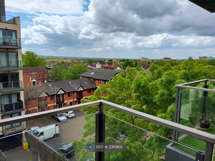 2 Bedroom Flat To Rent In High Street, Slough, SL1