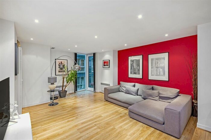 2 Bedroom Flat To Rent In Albert Embankment, Vauxhall, London, SE1