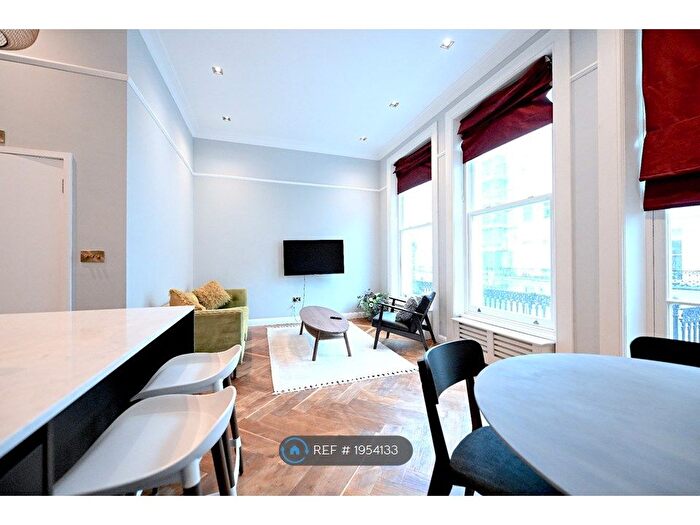 2 Bedroom Flat To Rent In Castletown Road, London, W14