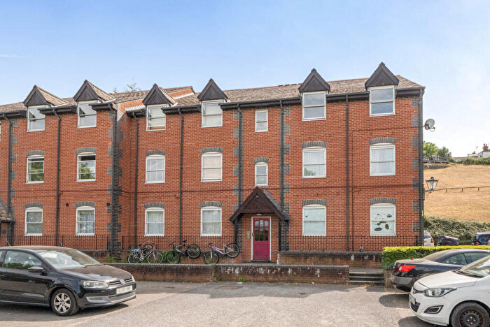 2 Bedroom Apartment To Rent In Lynden Mews, Dale Road, Reading, Berkshire, RG2