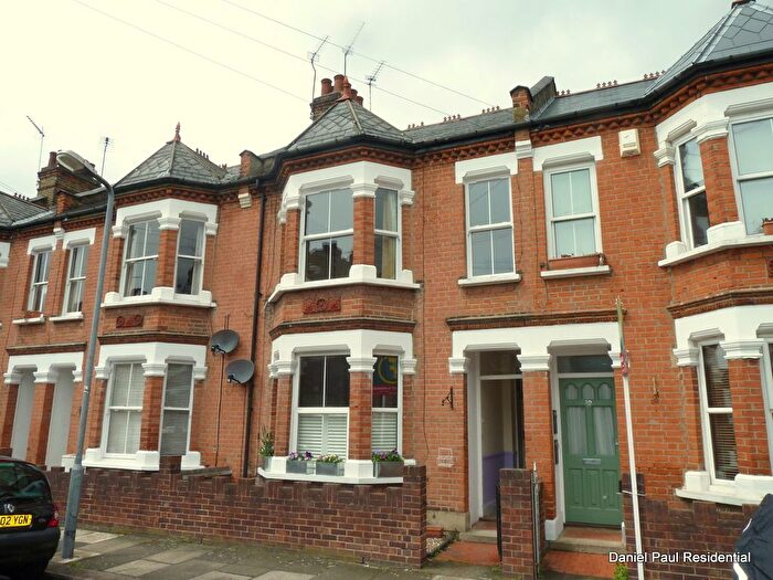 1 Bedroom Flat To Rent In Mafeking Avenue, Brentford, TW8