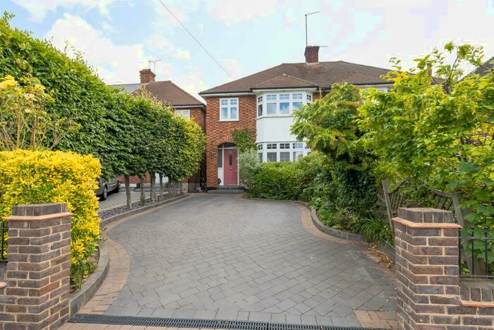 3 Bedroom Semi-Detached House To Rent In Woodberry Way, Chingford, E4