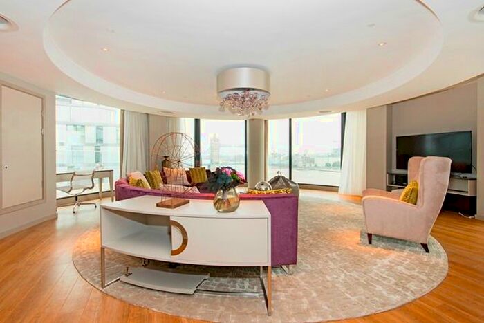 3 Bedroom Flat To Rent In Lower Thames Street, London, EC3R