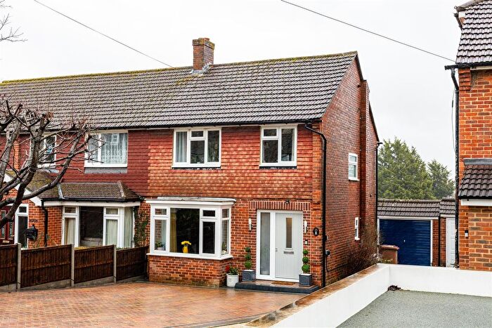 3 Bedroom Semi Detached House For Sale In Batts Hill, Redhill, RH1