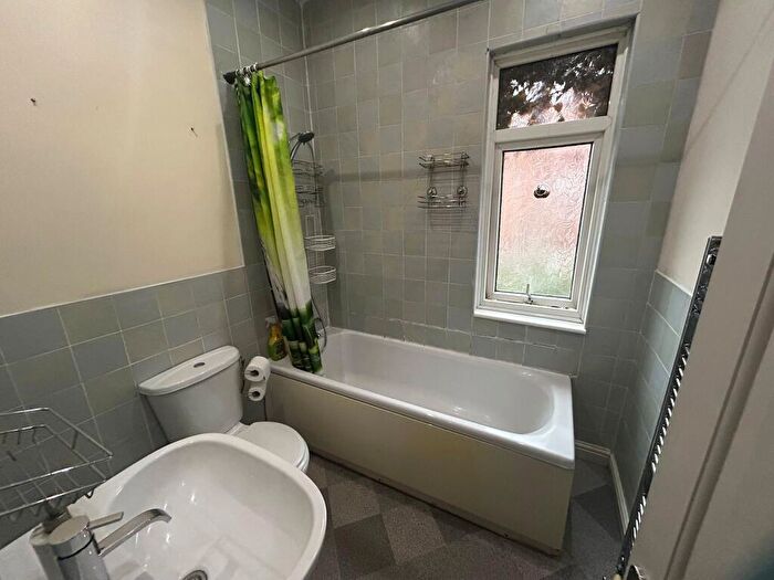 3 Bedroom End Of Terrace House To Rent In New Barton Street, M6