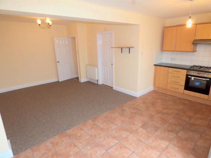3 Bedroom Terraced House To Rent In Southern Way, Romford, RM7