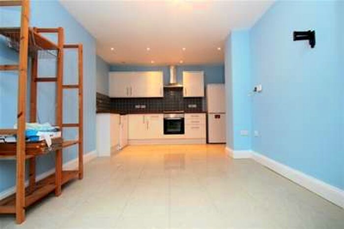 3 Bedroom House To Rent In Southend Lane, London SE6