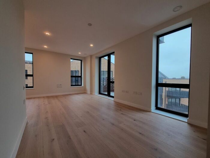 Studio To Rent In Sarsen House, Middle Road, London, W7